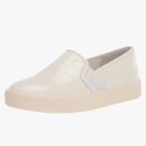 VINCE Blair EUC slip-on sneaker size 8.5 in embossed optic white